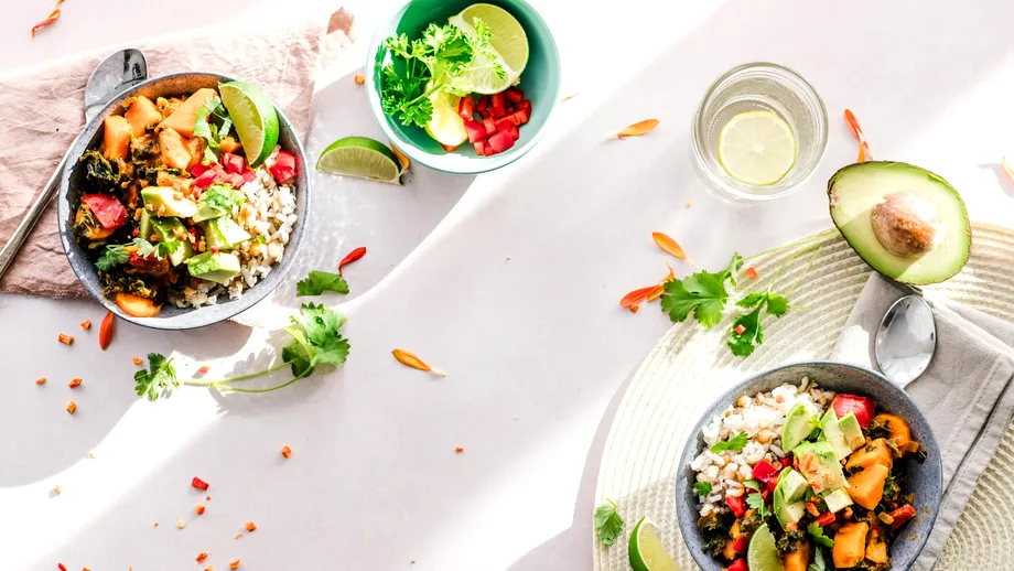 Mănâncă sănătos chiar dacă nu te dai în vânt după gătit. 5 ponturi