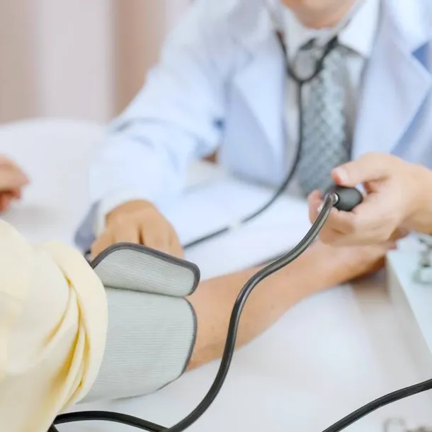 Colesterolul mărit și hipertensiunea arterială nu sunt același lucru. Diferențele pe care trebuie să le cunoști pentru a-ți proteja inima