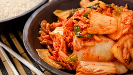 Pește pe pat de varză. Alegerea perfectă în zilele cu dezlegare la pește