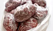 Cum se decongelează corect carnea. Greșeala pe care o fac mai toate gospodinele