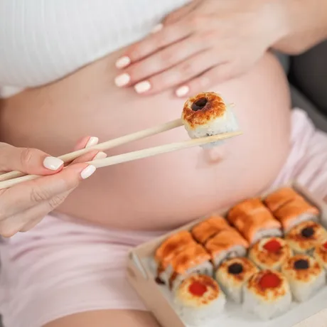 „Pot mânca sushi dacă sunt însărcinată?” Avem răspunsul!
