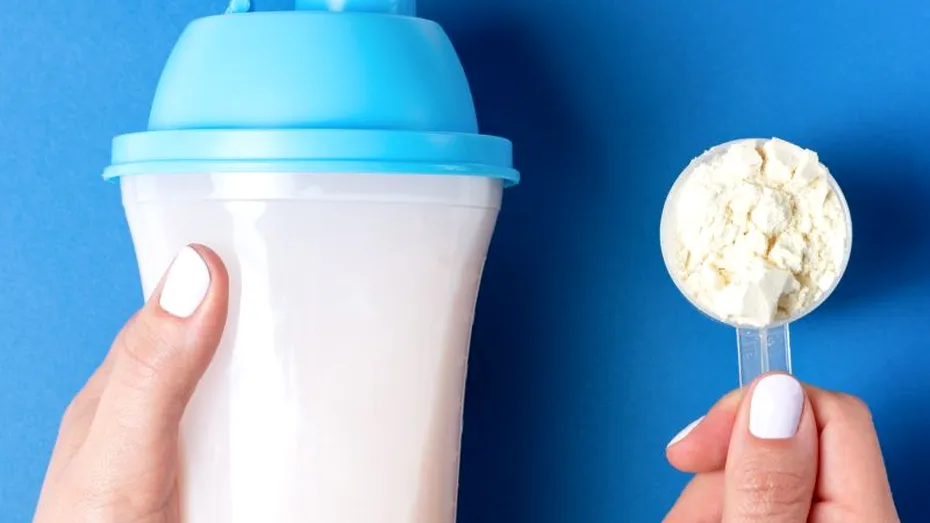 Proteine sub formă de shake în cura de slăbire: bune sau periculoase?