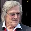 Cum arată Florin Piersic la 90 de ani. A fost primit cu aplauze la Piatra Neamț