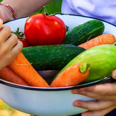 Rețetă de morcovi murați pentru iarnă. Ies crocanți, aromați și plini de savoare!