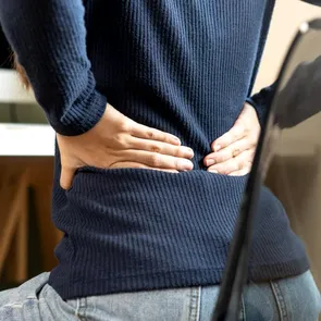 Probleme de sănătate care instalează durerea de spate. Nu e doar o problemă a coloanei vertebrale!