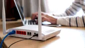 Metoda ieftină care poate direcționa mai eficient semnalul Wi-Fi în locuință. Ce să pui în spate la router?