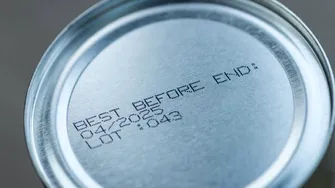Este sigur să mănânci alimente după data de expirare? Diferența dintre „a se consuma până la” și „a se consuma de preferință înainte de”