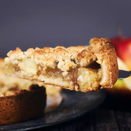 Cum faci cea mai simplă prăjitură cu mere după rețeta bunicii