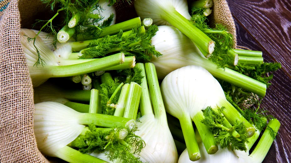 Fenicul – proprietăţi nutritive, beneficii şi cum să-l găteşti