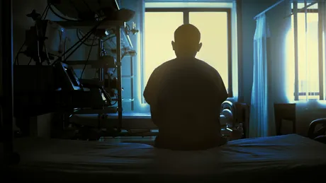 Un bărbat de 60 de ani a ajuns la spital cu paranoia și halucinații după ce a urmat sfaturile medicale oferite de ChatGPT