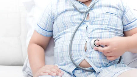 Copiii și obezitatea: o problemă complexă de înțeles, nu de judecat