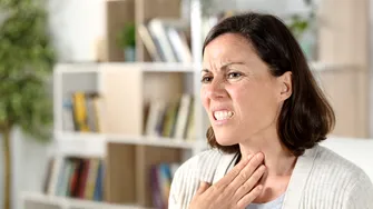 Flegma în gât: ce reprezintă, de ce apare și când poate indica o problemă medicală