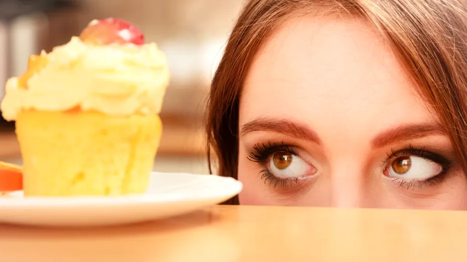 Cum poți opri pofta de mâncare în 15 minute. Metoda prin care să-ți controlezi creierul să nu mai mănânci prostii