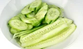 Cum scapi de gustul amar al castraveților. Explicația din spatele celui mai cunoscut truc din bucătărie
