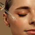 Obsesia pentru „glass skin” îți poate distruge bariera cutanată. Greșelile de skincare care îți sensibilizează pielea fără să-ți dai seama