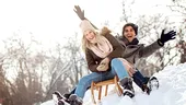 5 modalităţi de a te distra în zăpadă. Câte calorii arzi dacă te dai o oră cu sania