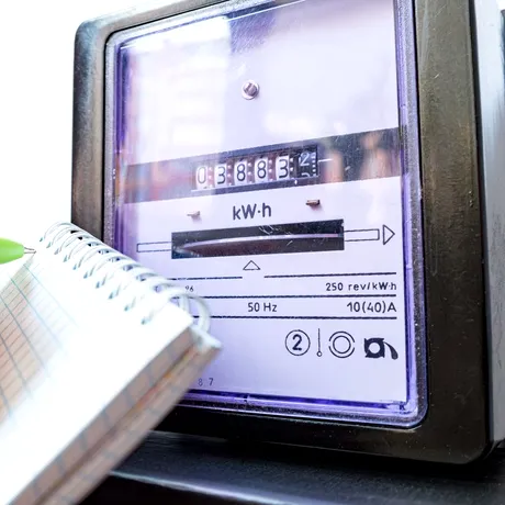 Tichete de energie 2025! Cine sunt românii care vor primi ajutor pentru facturi. Schimbări majore după eliminarea plafonării