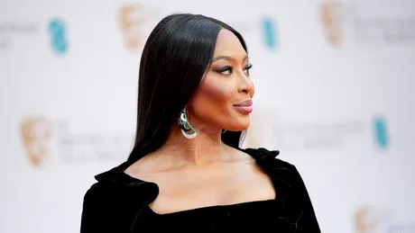 Naomi Campbell, la 51 de ani, ca la 20