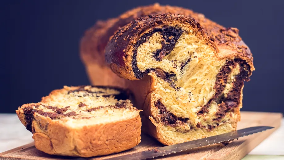 Cât costă un cozonac de Paște în 2026. Prețurile care îi surprind pe români