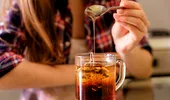 Pui miere în ceaiul fierbinte? Faci o mare greșeală! Pericolul la care te expui