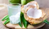 De ce să nu bei apa de cocos niciodată direct din fruct! Avertismentul medicilor: poate fi letală