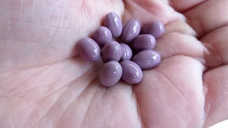 Vitamina care în doze mari otrăvește ficatul. E folosită într-un medicament anti-acnee foarte cunoscut