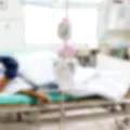 Caz șocant într-un spital din Satu Mare. Un bărbat a ajuns pe mâna unui medic ginecolog și a fost cusut cu o bucată de lemn în obraz