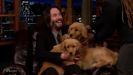 Keanu Reeves, imagini adorabile alături de prietenii blănoși