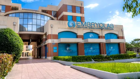 Clinica de reproducere asistată Embryolab, cu rate mari de succes în Europa, oferă un tratament FIV GRATUIT
