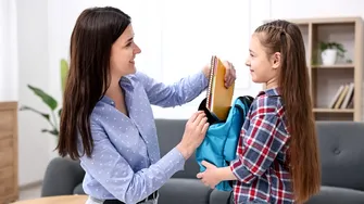 Ajutor pentru părinți la început de școală. Cine primește rechizite gratuite și care este termenul-limită