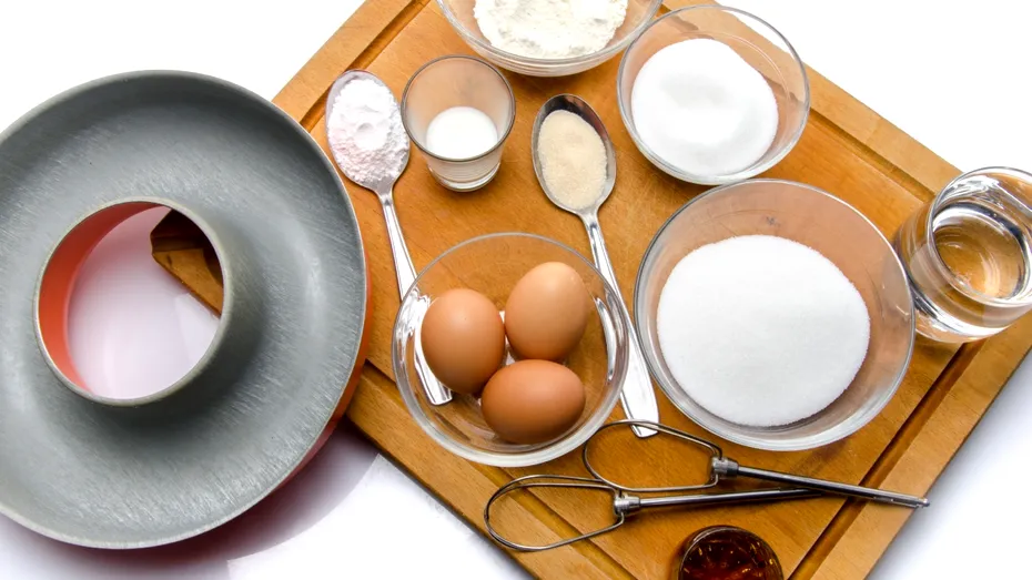 Rețeta pentru prăjitura „Ștefan Bănică”. Este un desert ușor și delicios