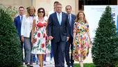 Cât costă rochia de firmă purtată de Carmen Iohannis la inaugurarea Casei României de la JO 2024 de la Paris. Geanta, de asemenea de la un brand renumit, are preţ aproape dublu FOTO