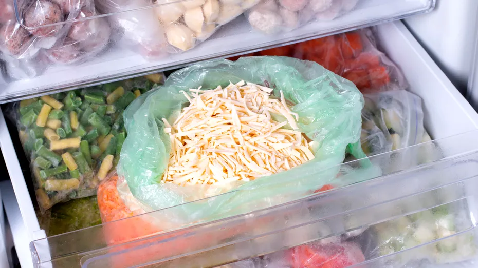 Cât de sigur este să congelezi brânza. Ce spun specialiștii