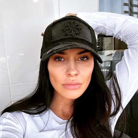 Adelina Chivu, apariție impecabilă la 44 de ani. Soția lui Cristi Chivu vorbește despre stilul de viață, schimbările fizice și începuturile relației