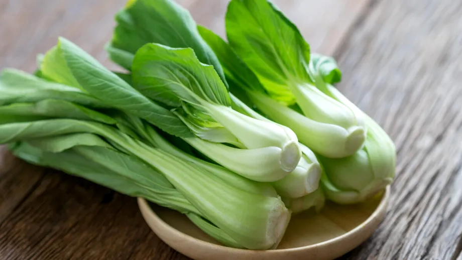 Bok Choy (Pak Choi): Legumă bogată în nutrienți pentru sănătatea digestivă, osoasă și cardiovasculară