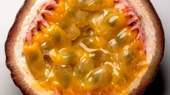 Fructul „gardian” pentru creier. Are un compus care ar putea încetini boala Alzheimer