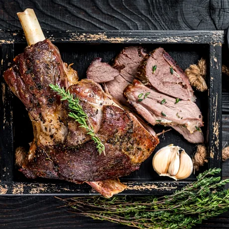 Ce se pune la friptura de miel. Ingredientele care fac diferența