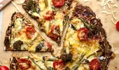 Pizza vegană cu varză Kale şi quinoa