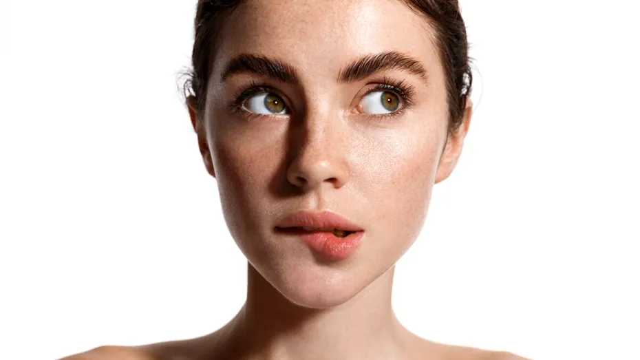 Cum poți avea sprâncene mai dese: remedii naturale și opțiuni medicale