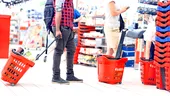 Românii au luat cu asalt supermarketurile înainte de scumpirile de la 1 august / VIDEO