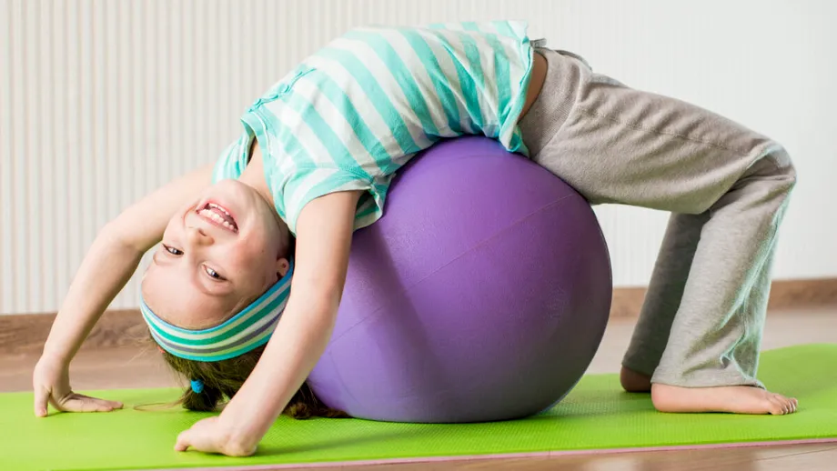 Cum poate postura pelvisului să fie diferită la copii cu ADHD sau autism