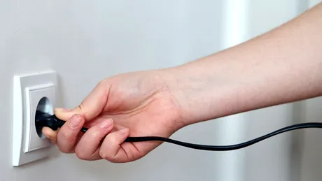 Cele 8 electrocasnice care trebuie scoase mereu din priză, ca să economisiți 50 lei la factura de curent