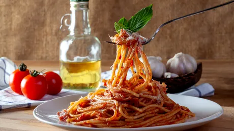 Cum faci cel mai delicios sos pentru paste. Ingredientul care îl face super cremos: untul