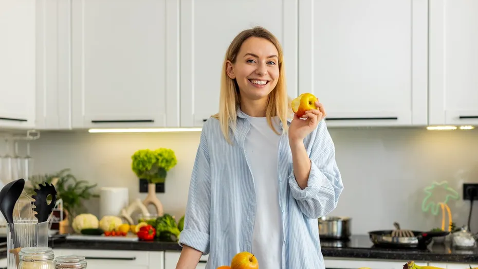 Ce se întâmplă cu intestinul tău dacă mănânci mere? Efectele explicate de nutriționiști