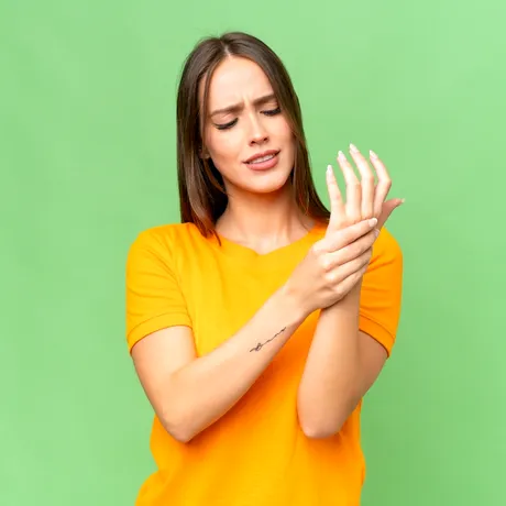 Secretul din palmele tale: cum să scapi de balonare și insomnie apăsând câteva puncte cheie