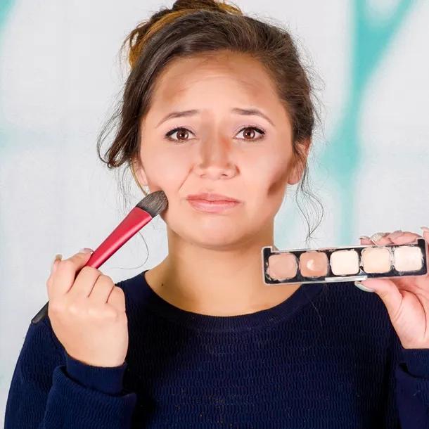 Greșeala pe care o faci când te machiezi. Te îmbătrânește cu 15 ani