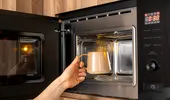 Cât de sigur este să reîncălzești cafeaua? Ce spun specialiștii despre acest obicei