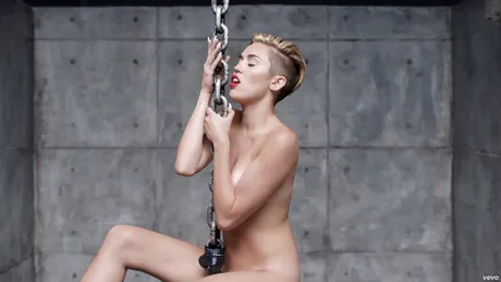 Vedete de peste Ocean care nu s-au sfiit să se filmeze dezbrăcate