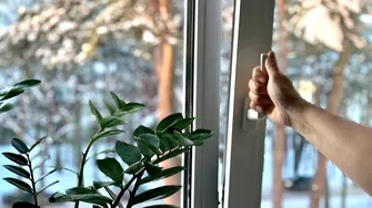 Cum îți pregătești casa pentru sezonul rece: temperatura, umiditatea și aerisirea contează mai mult decât crezi
