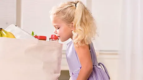 Cum convingeti copiii sa nu manance alimente periculoase?
